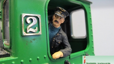 500036A - DR locomotive driver - left window - metal figure