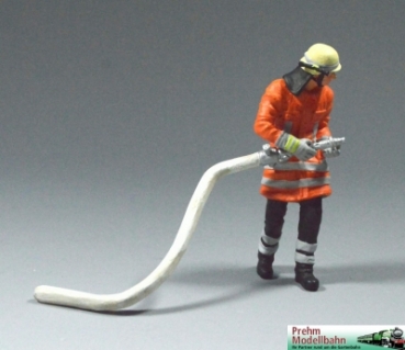 500207 - Fireman - with hose - metal figure