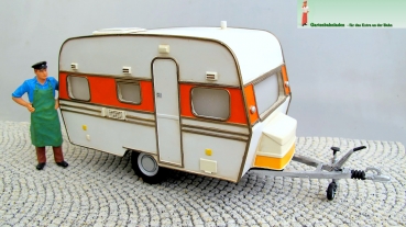 550125 - Caravan (standing model)