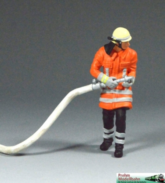 500207 - Fireman - with hose - metal figure